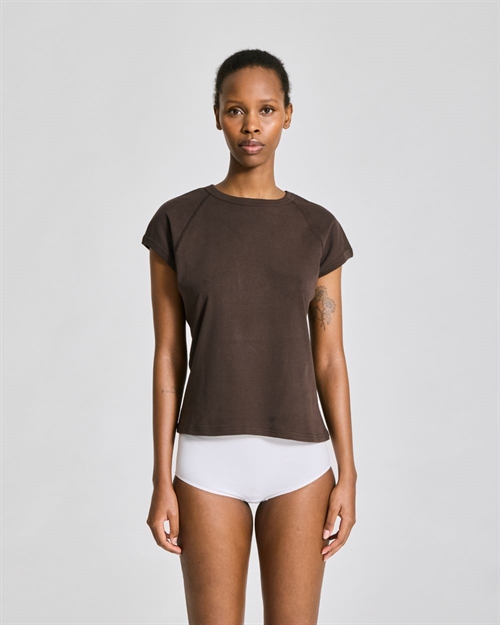 GAI + LISVA MALOU S/S BOMULD 1X1 RIB TEE MULCH